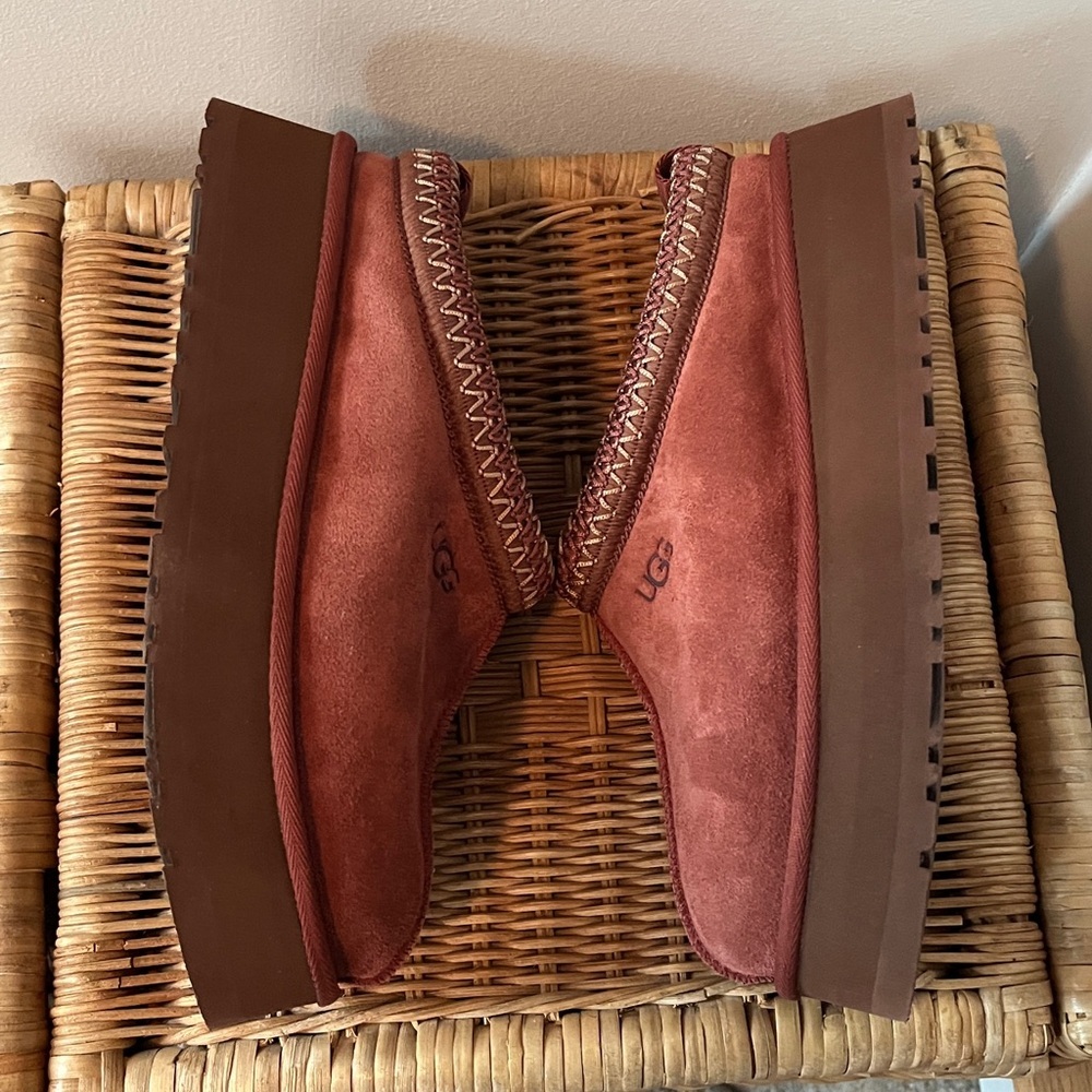 Ugg Tazz Slippers Size 8 NIB NWT - image 8